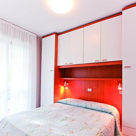 Residenza Ibsen Appartement Lignano Sabbiadoro Kamer foto
