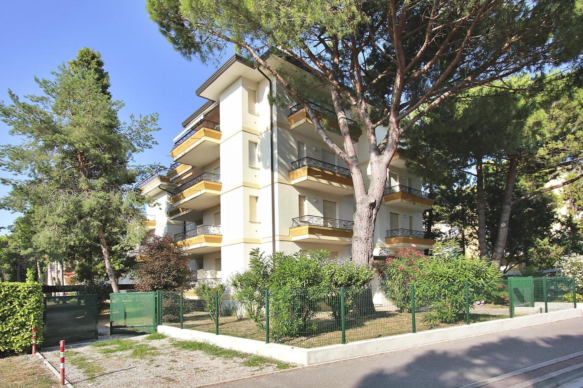 Residenza Ibsen Appartement Lignano Sabbiadoro Buitenkant foto